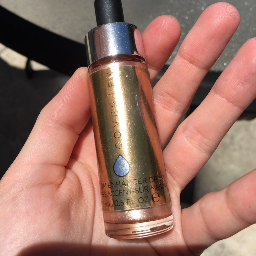 Cover FX Custom Enhancer Drops in “Sunlight”